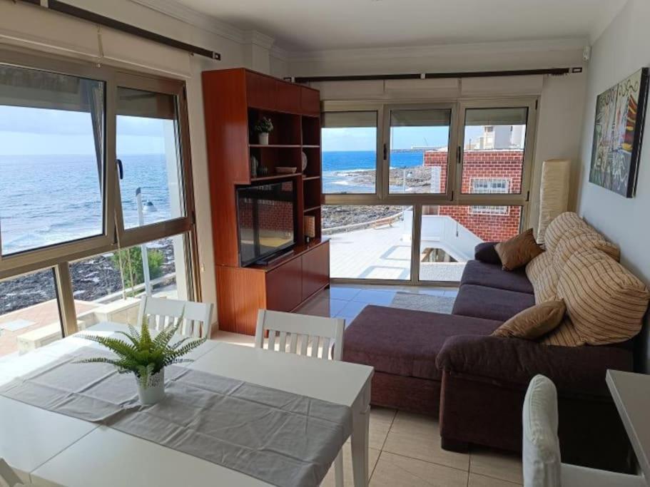 Apartamento En Arinaga En Primera Linea Екстериор снимка